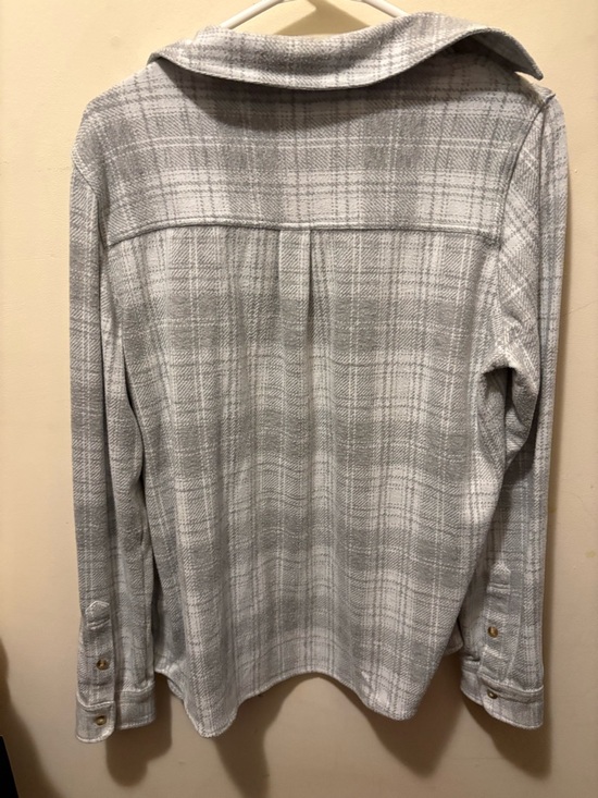 Faherty Legend button up sweater shirt - Ptp 20” for M/L - Picture 8 of 9